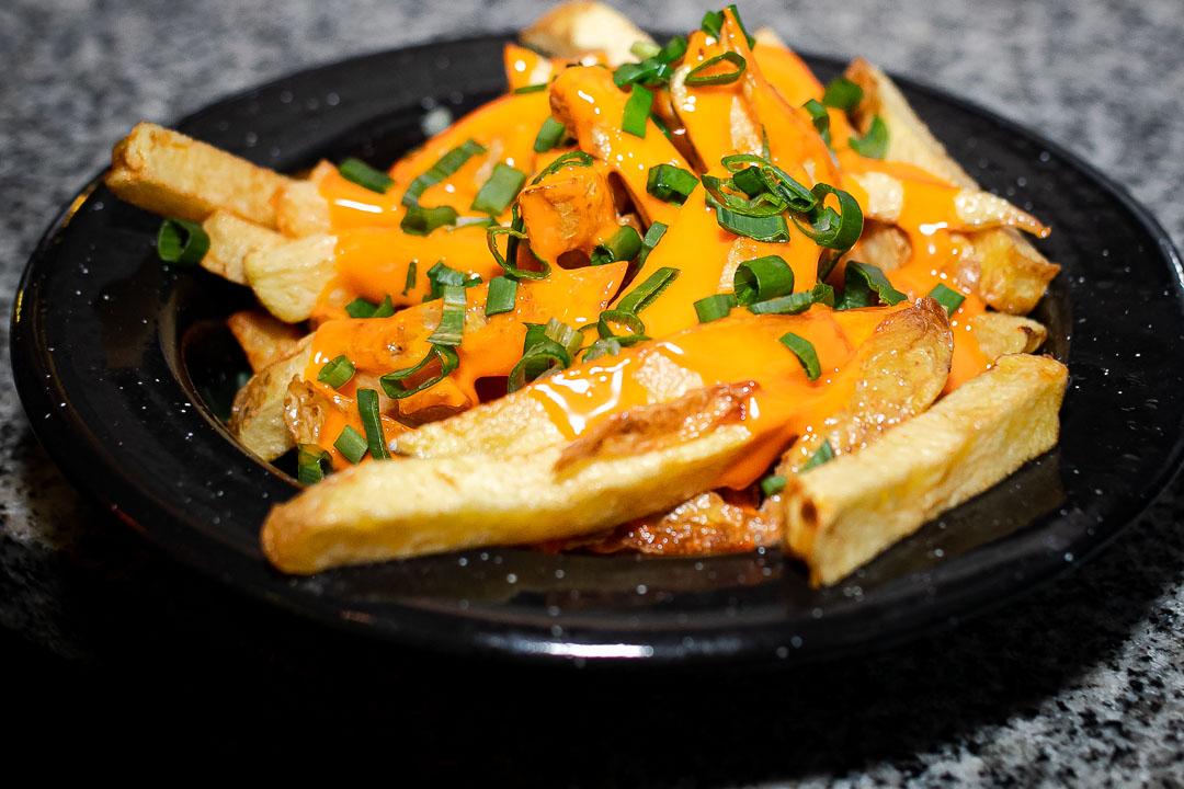 Papas con cheddar